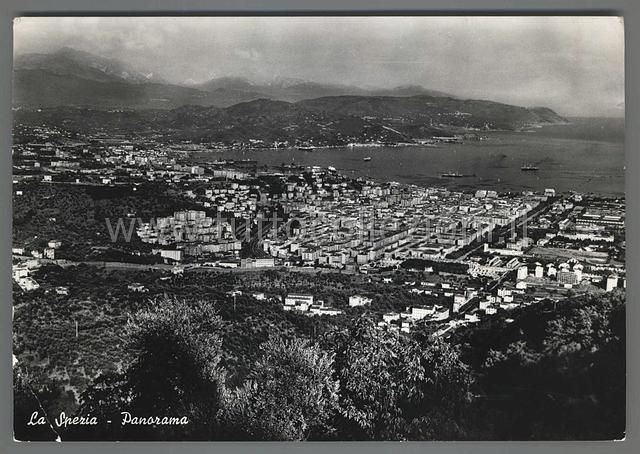 Collezionismo di cartoline postali